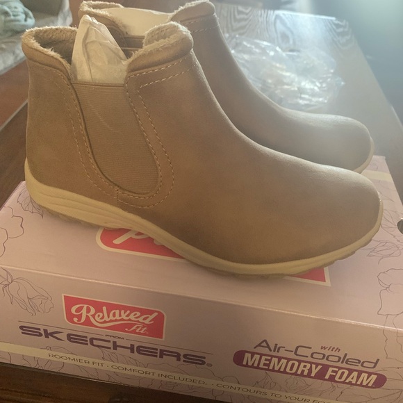 Skechers brown vegan booties Relaxed memory foam size 7.5 - Picture 2 of 6